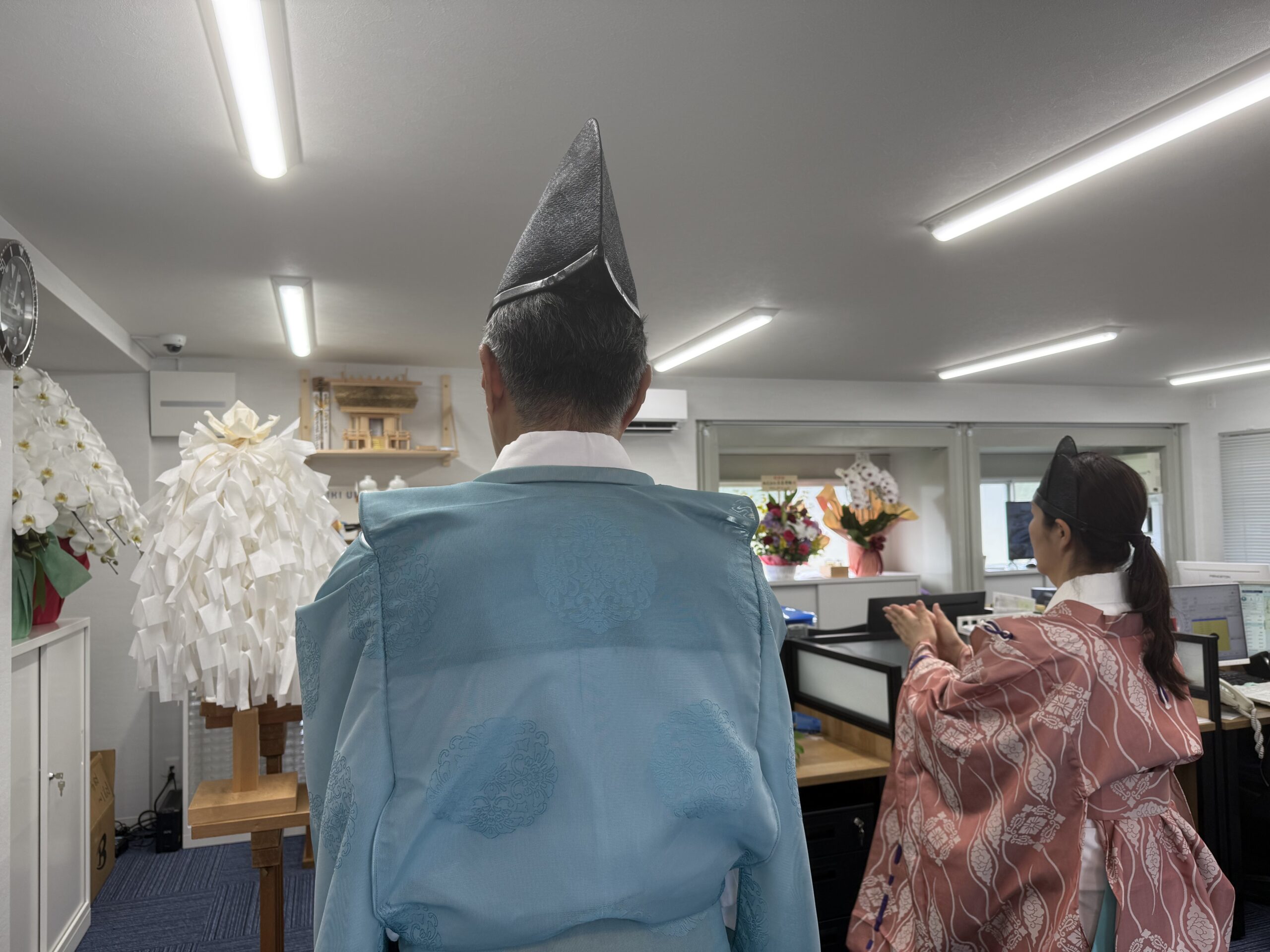 神主さんを迎え、ご祈祷していただきました